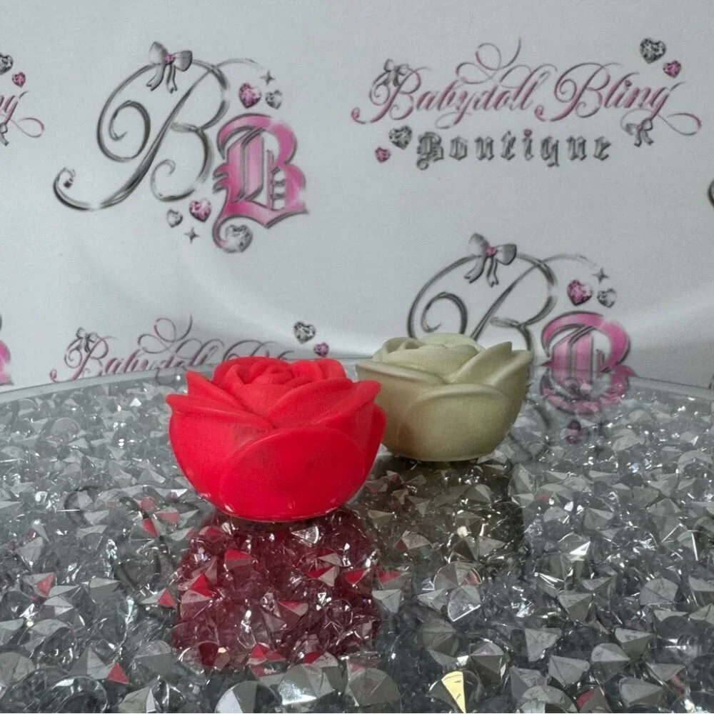 Light up roses Set of Three Rose-Shaped 3 LED lights 1 red/pink and 2 white